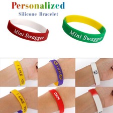 Bracciali in gomma incisi