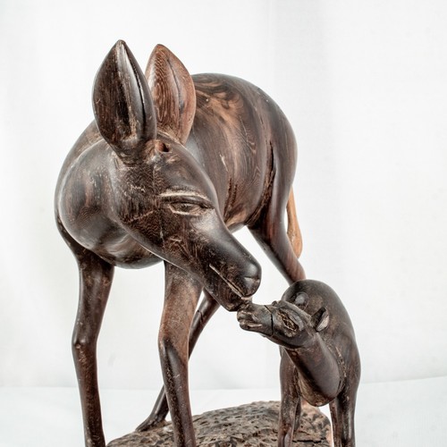 Scultura cervo vitello mamma