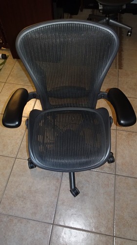 Herman miller aeron chair - miller,