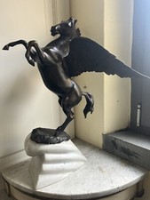 Cavallo Alato In Bronzo Su