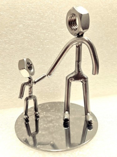 Scultura dadi bulloni - dadi, padre