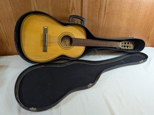 Chitarra acustica classica