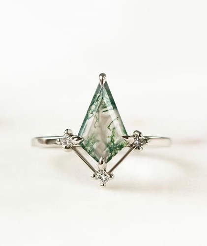 Anello agata muschio taglio
