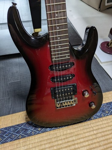 Chitarra elettrica aria - pro, ii
