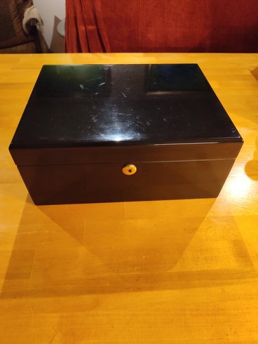 Black lacquer count cigar - black,