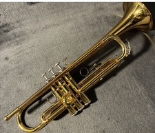YAMAHA YTR-2330 Tromba Oro Bb