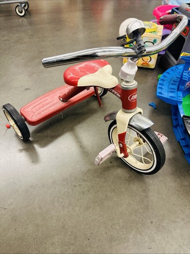 Triciclo volantino radio
