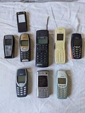 LOTTO STOCK DI 8 TELEFONI CELLULARI VINTAGE ED ACCESSORI VARI