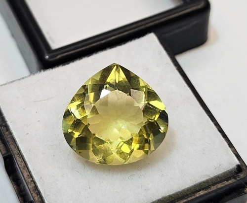 Yellow sapphire pear cut 9 - sapphire,