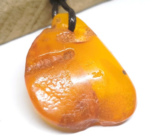 Ciondolo ambra naturale