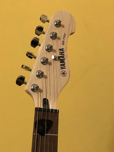 Yamaha pacifica 012 black - pacifica, ii