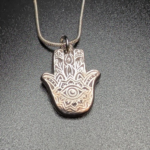 Collana con ciondolo amuleto - , a