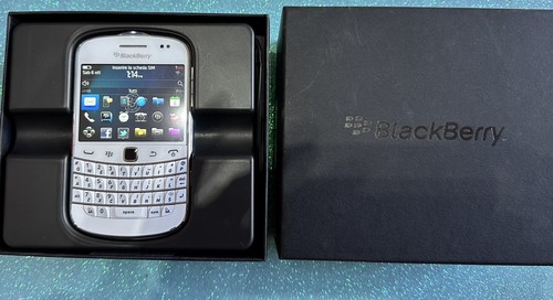 Blackberry bold 9900 - 9900, h3g