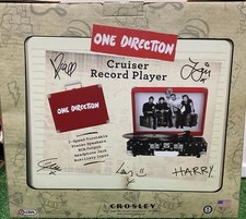 Altoparlanti stereo giradischi One Direction Crosley Cruiser 2014 nuovi sigillati nuovi con scatola rari