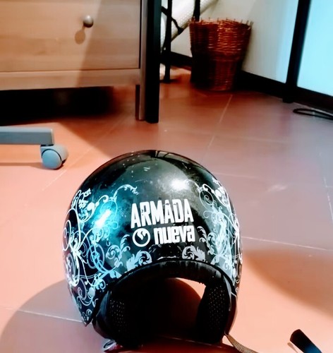 Casco nero con stampa - con,