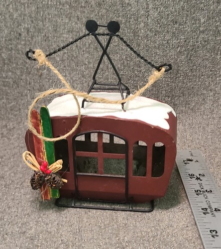 Sollevatore gondola sci rosso