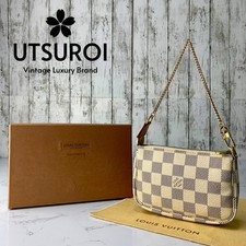 LOUIS VUITTON Mini Pochette