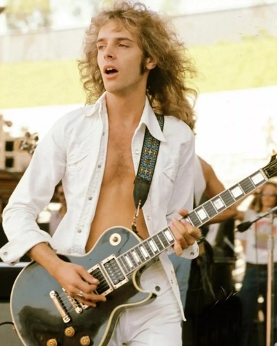 Peter frampton playing guitar - peter,