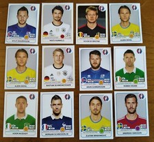 Lotto di dodici FIGURINE