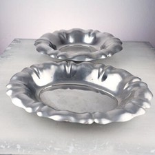 coppia di vassoi in acciaio