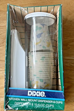Dispenser e tazze da parete