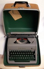 Macchina da scrivere ROYAL