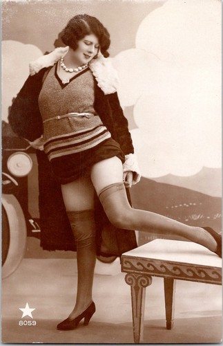 Automobile upskirt francese