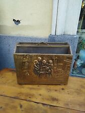 Portariviste inglese ottone sbalzato. Misure 37 x 29 x 15 cm