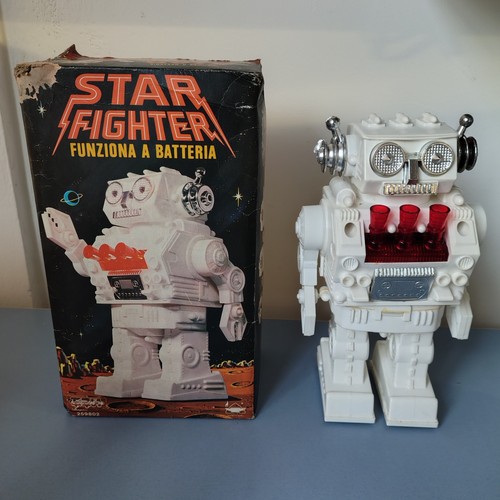 Star fighters robot vintage - robot,