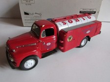 Camion Ford F 6 citerne Sohio