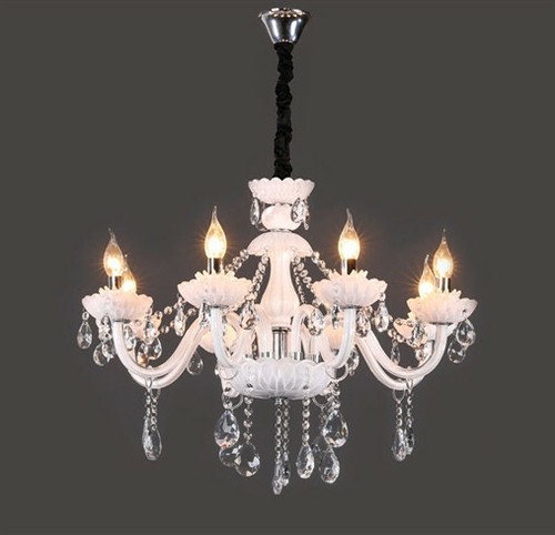Lampadario bianco con