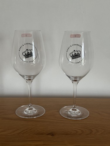 Moet chandon champagne - &, 1743
