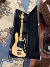 Custodia in pelle nera per