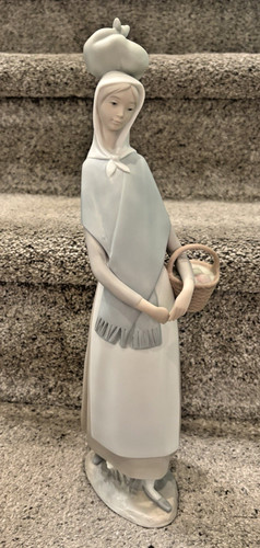 Lladro marketing day figurine - marketing,