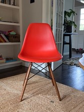 eames molded plastic side