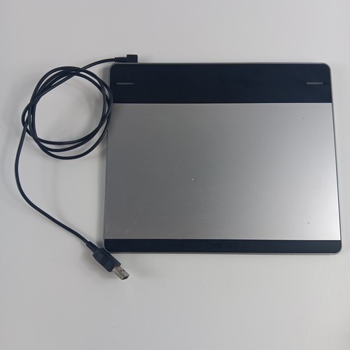 Wacom intuos tablet small pen - tablet,