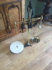 UN SUPERBO GRANDE SET DI BILANCE VITTORIANE PER TRAVI DA NEGOZIO ANTICO, CIRCA-1870.