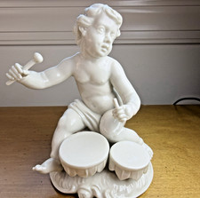 Rara statuina musicista