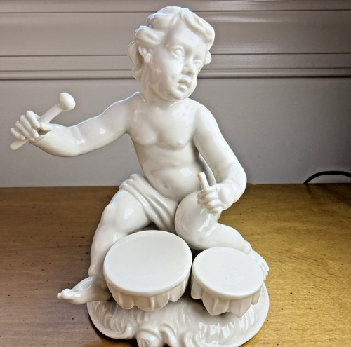 Rara statuina musicista