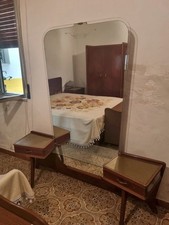 Toiletta Vintage con Grande Specchio