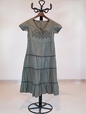 Abito donna grigio chiaro in cotone modello a balze