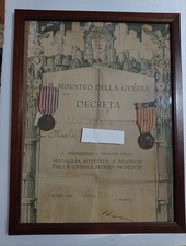 DIPLOMA  AUT.  A FREGIARSI DI MEDAGLIA RICORDO DELLA GUERRA 15/18 con 2 medaglie