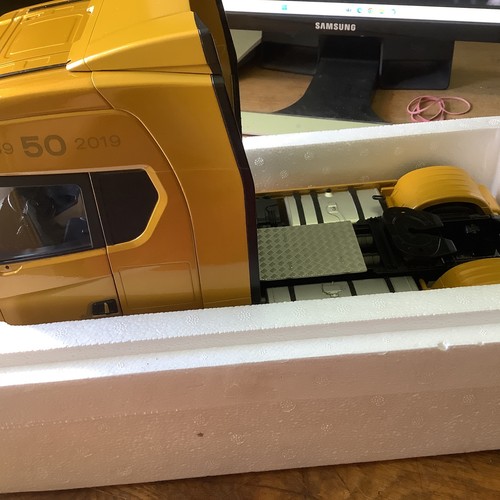 Premium classixxs scania - premium, 1:18
