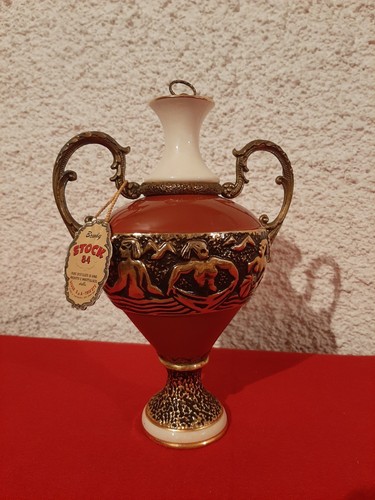 Bottiglia stock di - 84,