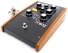 Pedale sintetizzatore Moog