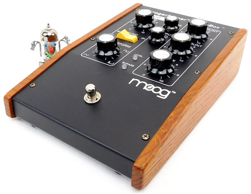 Pedale sintetizzatore moog - sintetizzatore,
