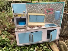 Vecchia cucina per bambole