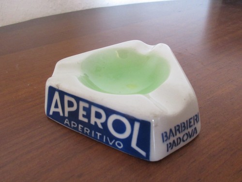 Antico posacenere porcellana