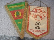 LOTTO DI 2 GAGLIARDETTI CALCIO:U.S.OLIMPIA NOVARA 1948/SPORTIVA RAMATE 1962