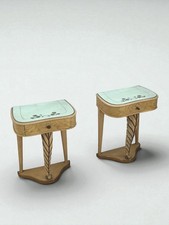 Coppia di comodini vintage in legno panna e oro con piano a specchio azzurro